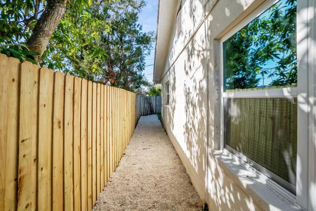 Boho Villa 10 Mins From Siesta Sarasota Bagian luar foto